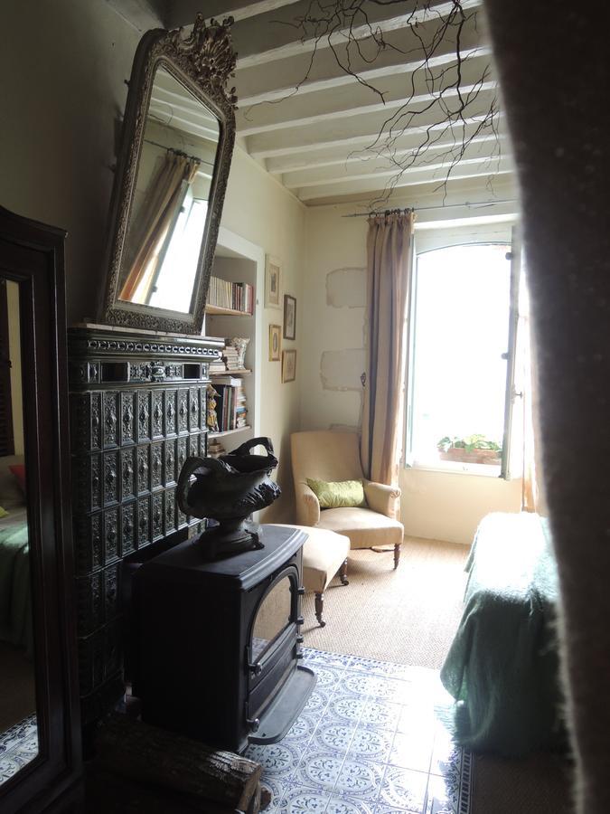 Maison D'Hotes "Les Volets Verts" Et Sa Brocante Ecueille Eksteriør bilde